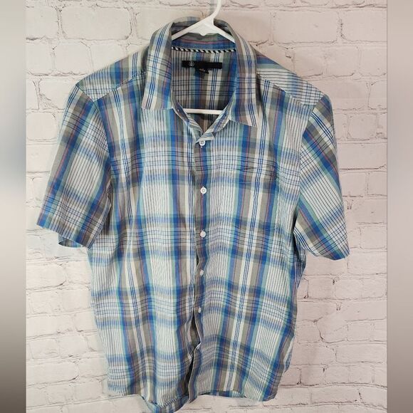 Men's Volcom button-down shirt, size small - Picture 1 of 3
